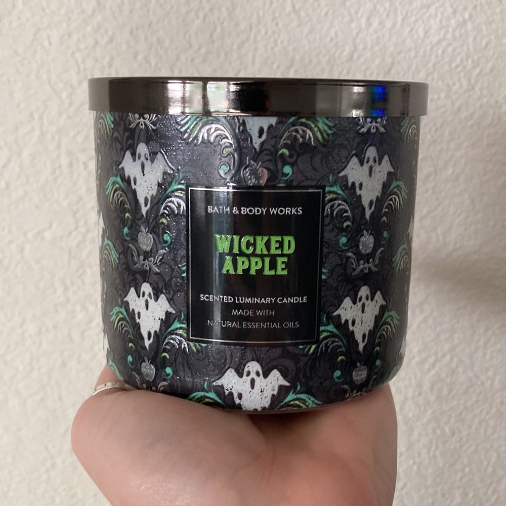NEW Bath & Body Works Wicked Apple Halloween 3 Wick Candle